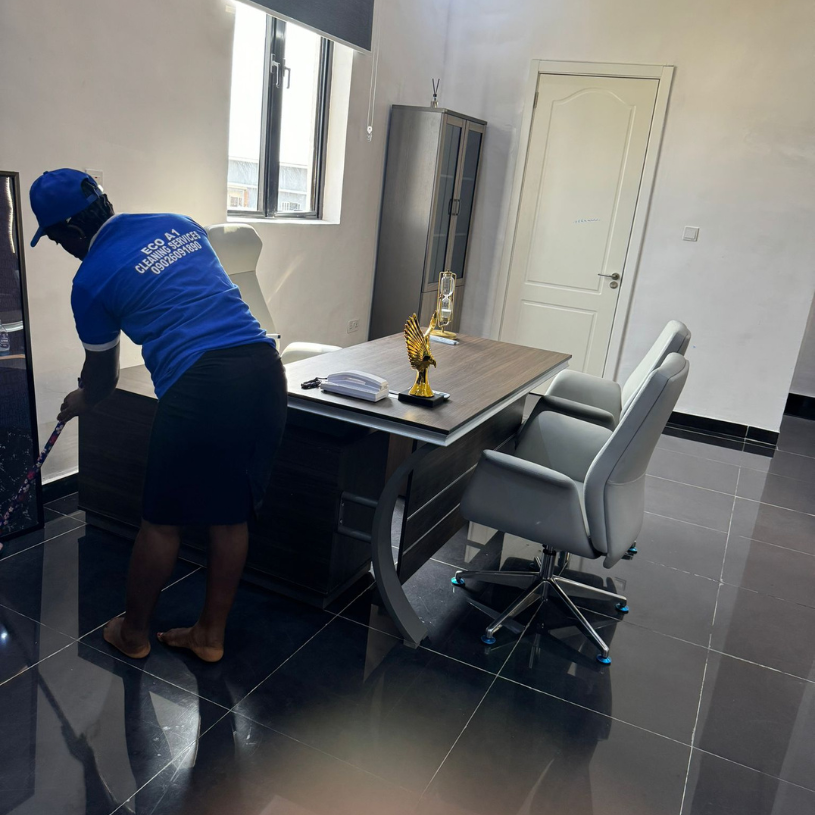 http://Cleaner%20at%20work